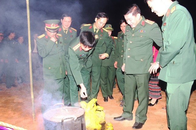 Rộn ràng ‘Xuân đoàn kết - Tết quân dân’ ảnh 4