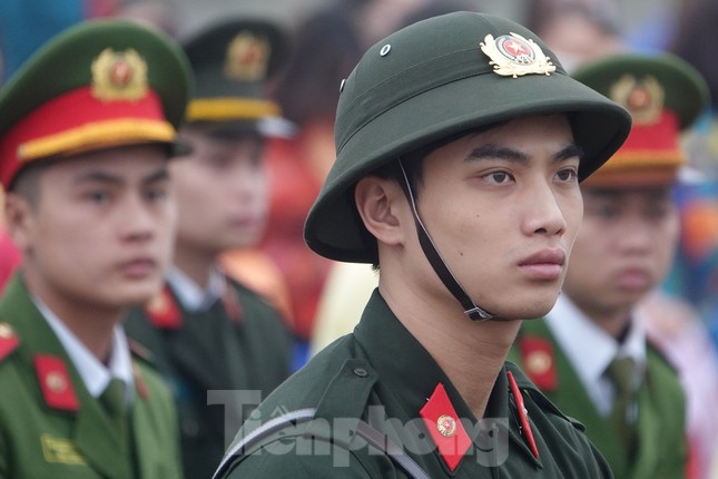 Hơn 1.000 thanh niên Thủ đô viết đơn tình nguyện nhập ngũ ảnh 6