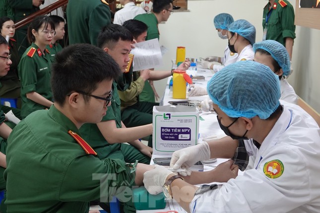 Hơn 500 ĐVTN Học viện Quân y hiến máu cứu người ảnh 8