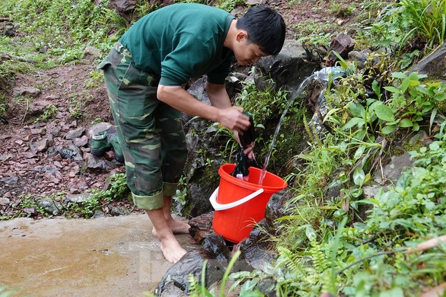 Lo chống dịch trên biên giới, hàng chục quân nhân biên phòng hoãn đám cưới ảnh 1