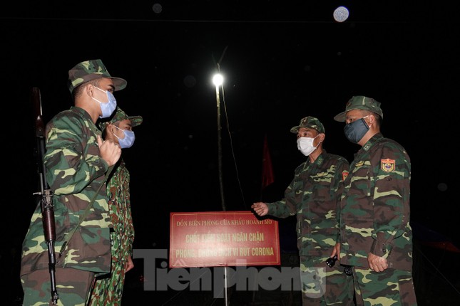 Lo chống dịch trên biên giới, hàng chục quân nhân biên phòng hoãn đám cưới ảnh 2
