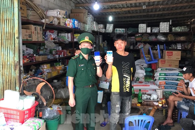 Hơn 320.000 hộ dân cam kết không xuất nhập cảnh trái phép ảnh 1