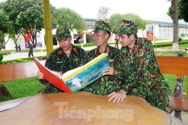 Mô hình giáo dục pháp luật cho thanh niên ở Lữ đoàn 201 ảnh 5