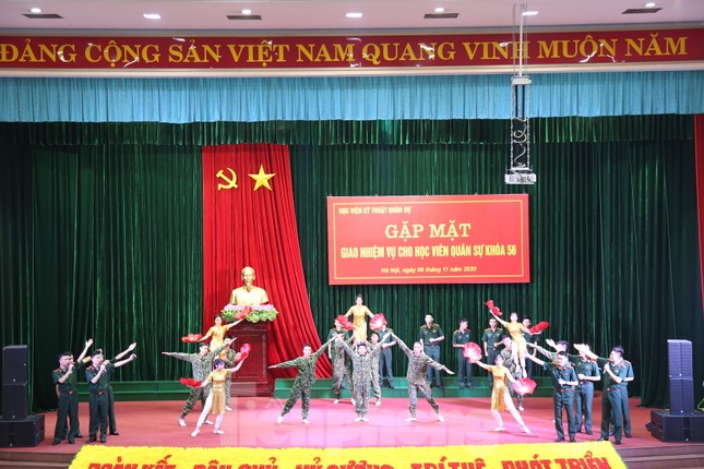 Học viện Kỹ thuật Quân sự tiếp sức 655 tân học viên ảnh 2