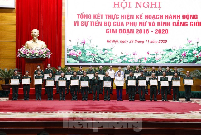 Quân đội tuyên dương điển hình vì sự tiến bộ của phụ nữ và bình đẳng giới ảnh 8