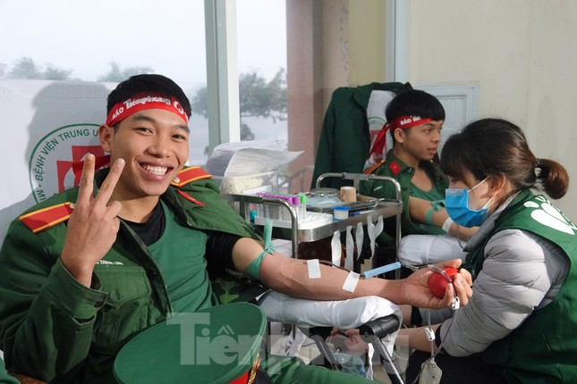 Sĩ quan quân đội tương lai hưởng ứng Chủ nhật Đỏ lần thứ XIII ảnh 1
