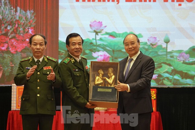 Tư lệnh Biên phòng kiến nghị xây dựng vùng biên vững mạnh ảnh 2