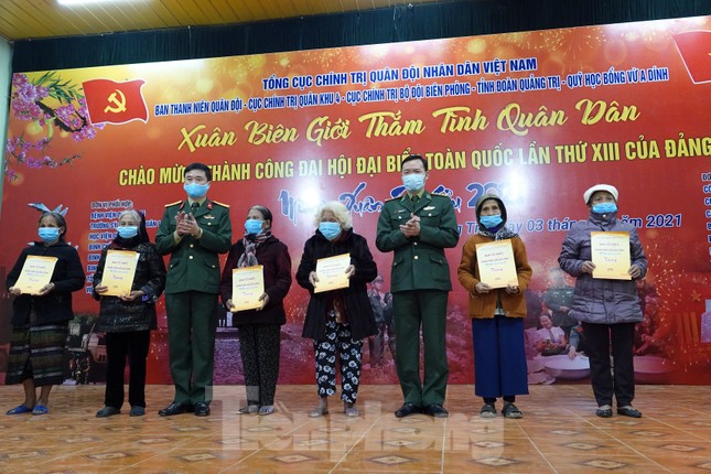 Xuân biên giới thắm tình quân dân ảnh 8