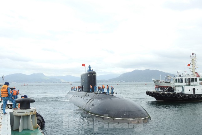 Hai 'ly rượu' đặc biệt đón giao thừa của lính tàu ngầm Việt Nam ảnh 6