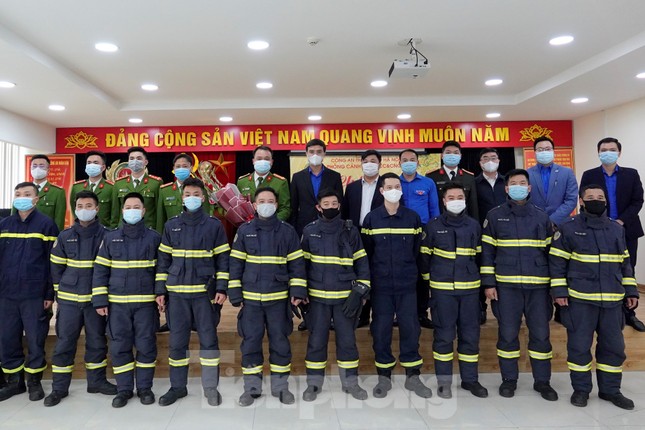 Lãnh đạo T.Ư Đoàn chúc Tết chiến sĩ phòng cháy chữa cháy, sinh viên, du học sinh ảnh 6