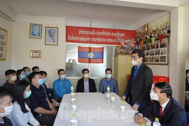 Lãnh đạo T.Ư Đoàn chúc Tết chiến sĩ phòng cháy chữa cháy, sinh viên, du học sinh ảnh 3