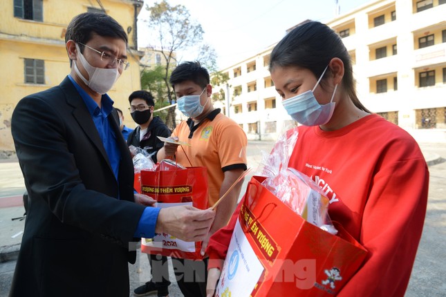 Lãnh đạo T.Ư Đoàn chúc Tết chiến sĩ phòng cháy chữa cháy, sinh viên, du học sinh ảnh 5