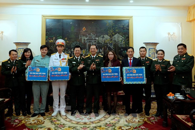 Thượng tướng Phan Văn Giang giao nhiệm vụ đầu xuân cho BTL Bảo vệ Lăng ảnh 12