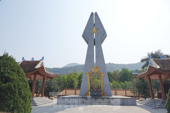 Anh hùng liệt sĩ bảo vệ biên giới phía Bắc mãi là tấm gương sáng ảnh 2