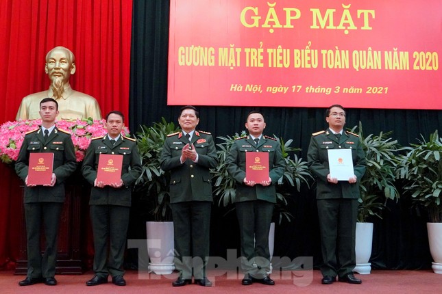 Quân ủy Trung ương - Bộ Quốc phòng biểu dương điển hình trẻ tiêu biểu toàn quân ảnh 5