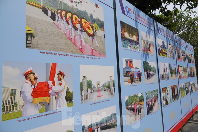 Khai mạc triển lãm ảnh ‘Bác Hồ với thanh niên’ ảnh 5