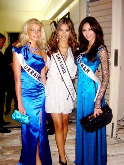 Nhìn lại hành trình của Hoàng Yến tại Miss Universe ảnh 4