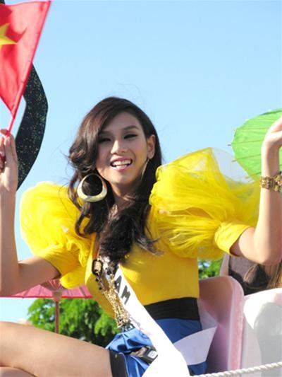 Nhìn lại hành trình của Hoàng Yến tại Miss Universe ảnh 12