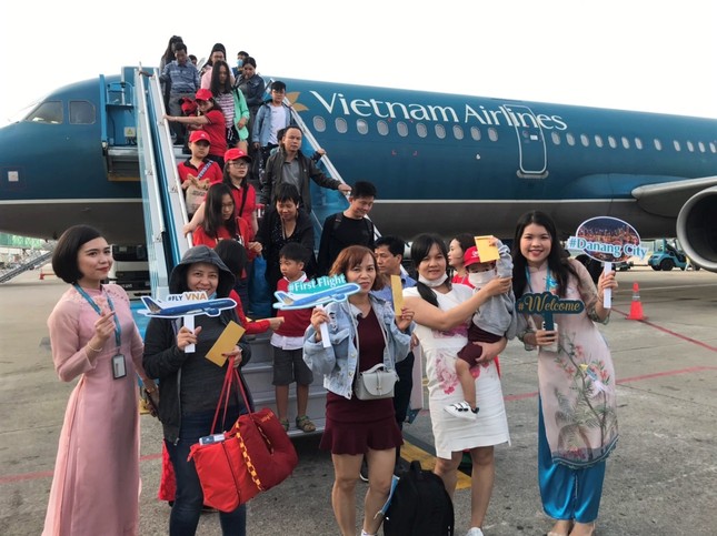 Đà Nẵng chào đón chuyến bay đầu tiên năm Canh Tý 2020 ảnh 2