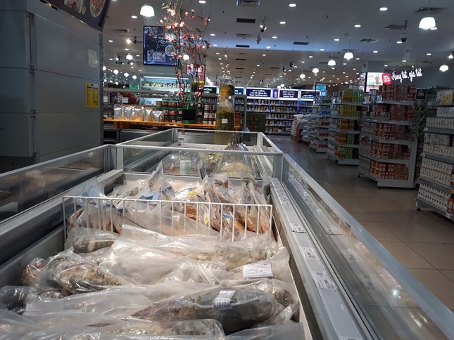 Dồi dào lương thực, thực phẩm ở siêu thị trước giờ cách ly toàn xã hội ảnh 4