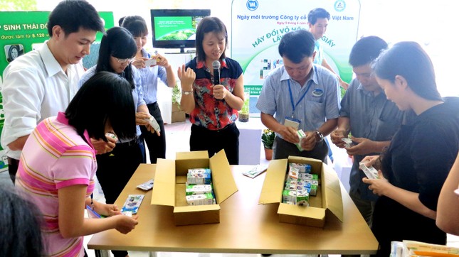 Vinamilk tổ chức ngày hội môi trường: “Đổi vỏ hộp sữa lấy cây xanh” ảnh 2
