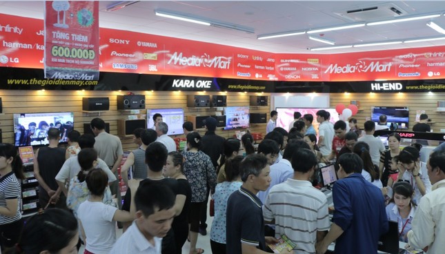 Biển người chờ khai trương đại siêu thị Media Mart Hưng Yên ảnh 13