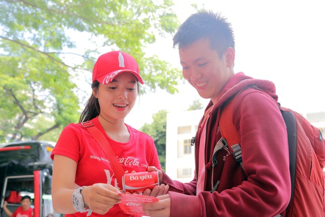 Trao Coca-Cola in tên bạn bè – Trào lưu mới của teen trong mùa hè ảnh 1