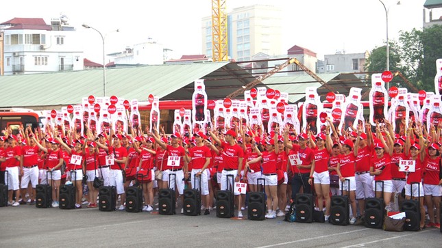 Trao Coca-Cola in tên bạn bè – Trào lưu mới của teen trong mùa hè ảnh 2