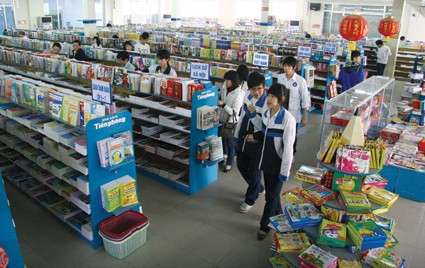 Nhà sách Tiền Phong trước thềm năm học mới ảnh 4