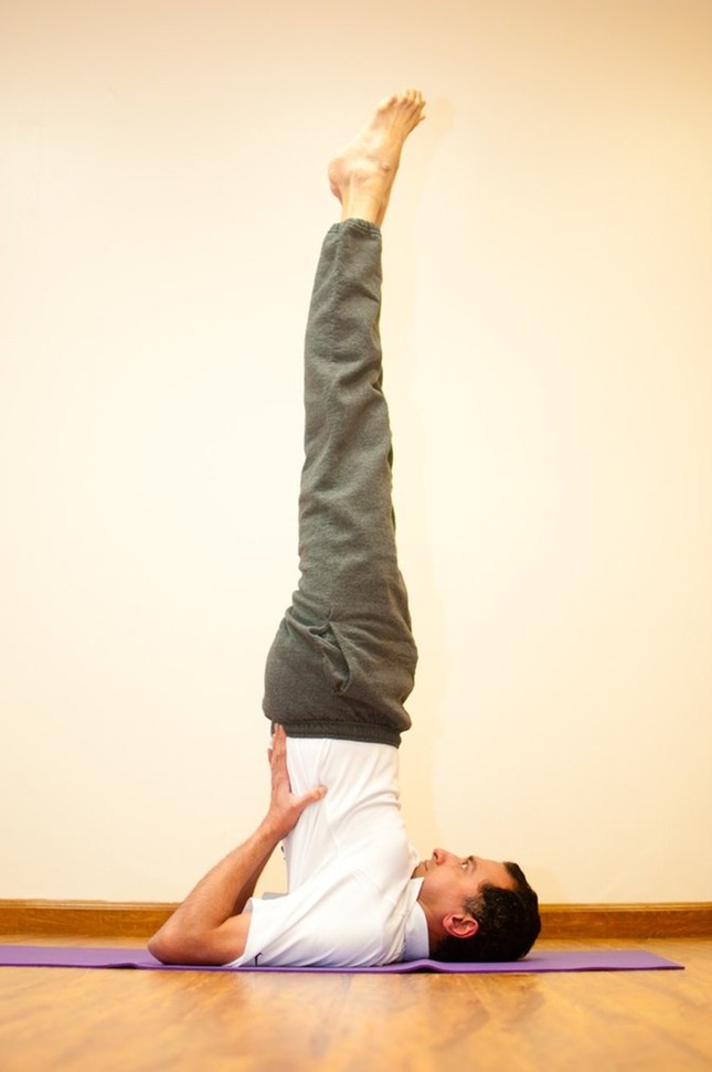 3 tư thế yoga hữu ích cho người mắc bệnh suy giáp ảnh 1