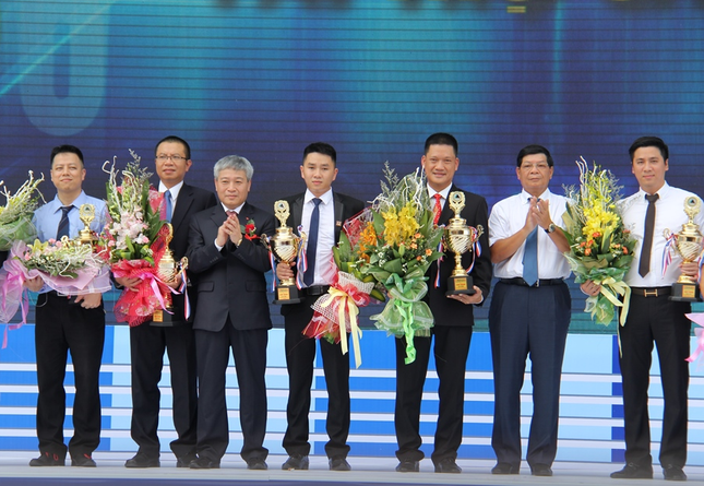 Ông nhựa Hoa Sen “tiến quân” ra Bắc ảnh 1