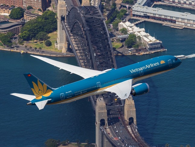 'Màn biểu diễn' của máy bay hiện đại nhất Vietnam Airlines Boeing 787-9 ảnh 5