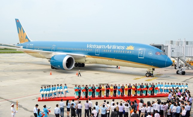 'Màn biểu diễn' của máy bay hiện đại nhất Vietnam Airlines Boeing 787-9 ảnh 7