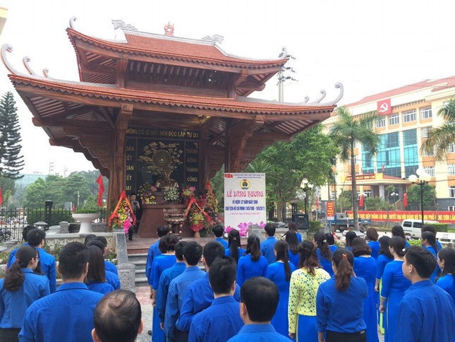Công đoàn cơ sở Tỉnh đoàn Lạng Sơn tổ chức Lễ dâng hương Chủ tịch Hồ Chí Minh ảnh 1