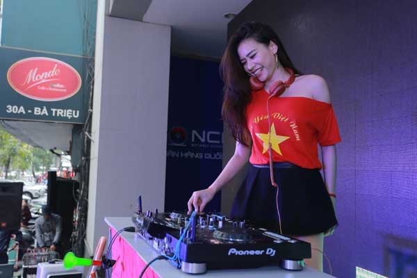 Ngân hàng Quốc dân NCB tiếp lửa cho U23 Việt Nam giành cúp vô địch ảnh 1