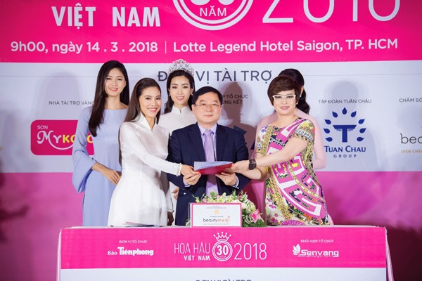 Chị Đặng Thanh Hằng - Ba mùa giữ vai trò Cố vấn sắc đẹp Hoa hậu ảnh 2