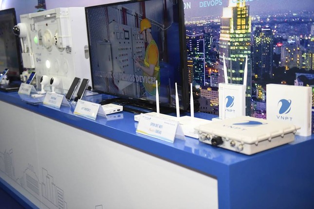 VNPT: nhiều sản phẩm giải pháp công nghệ 4.0 tại Industry Summit 2018 ảnh 1