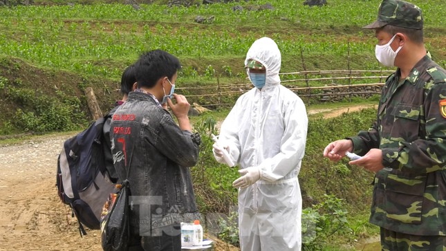 Biên phòng Lào Cai liên tiếp bắt giữ đối tượng nhập cảnh trái phép ảnh 8