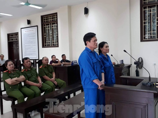 Vợ chồng giám đốc 'dỏm' mang xe Camrry đi lừa đảo ảnh 1