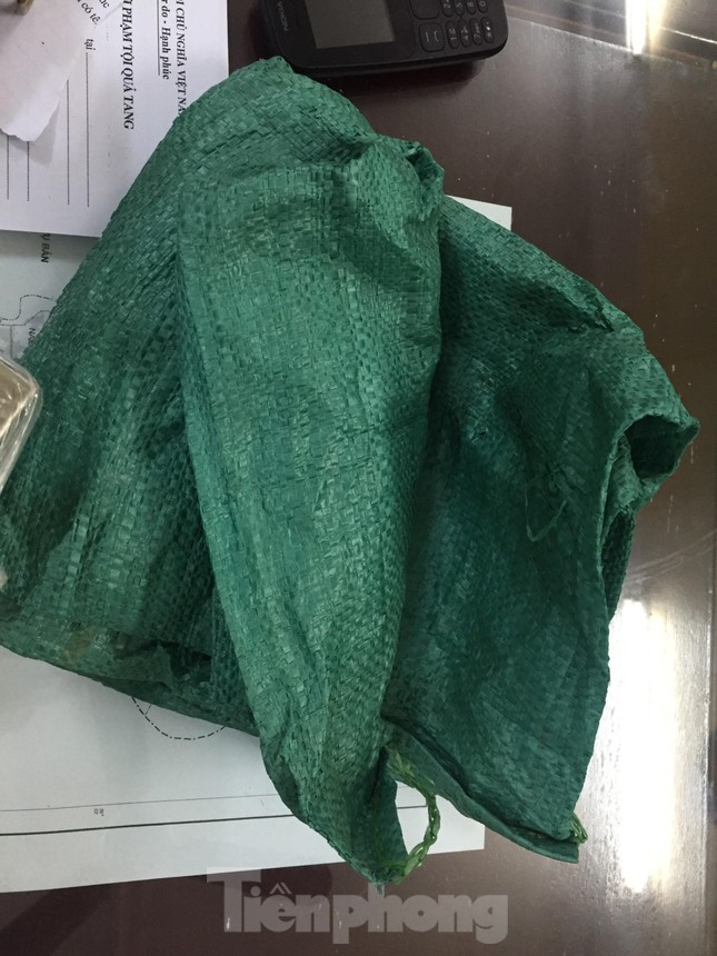 Cựu giáo viên bị bắt quả tang khi vận chuyển 15 bánh heroin ảnh 4