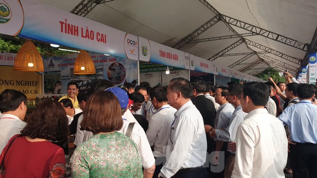 Thủ tướng khai mạc triển lãm thành tựu 10 năm xây dựng nông thôn mới ảnh 3