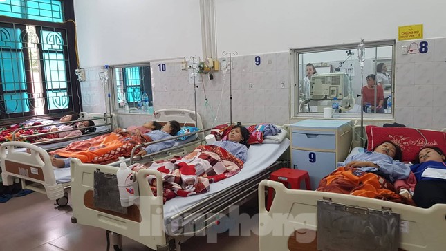 Công bố nguyên nhân hơn 120 công nhân giày da nhập viện cấp cứu ảnh 1