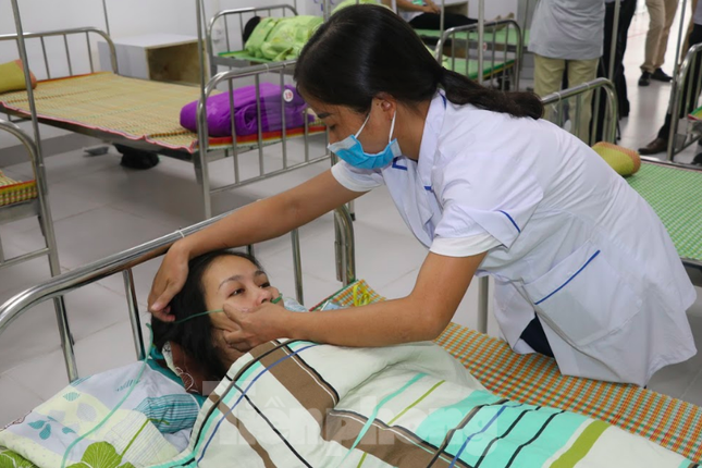 Vừa đi làm trở lại, hơn 40 công nhân lại tiếp tục bị ngộ độc ảnh 1