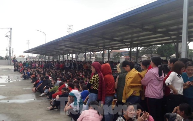Hơn 1.000 công nhân nghỉ việc vì doanh nghiệp thưởng tết quá thấp ảnh 1