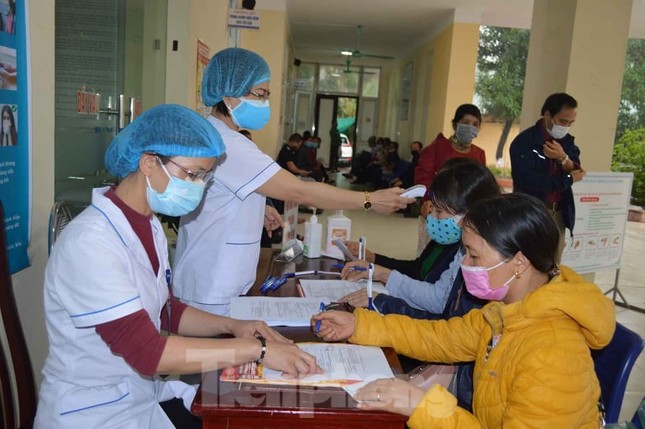 Hơn 100 sinh viên y xung phong ra tuyến đầu, Thái Bình yêu cầu người dân ở nhà 2 tuần ảnh 3