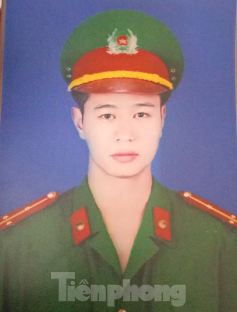 Truy thăng quân hàm, tổ chức trọng thể lễ tang chiến sỹ công an vừa hy sinh ảnh 1
