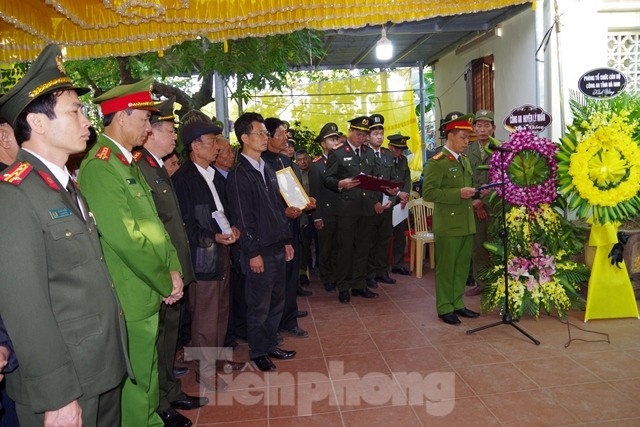 Truy thăng quân hàm, tổ chức trọng thể lễ tang chiến sỹ công an vừa hy sinh ảnh 4
