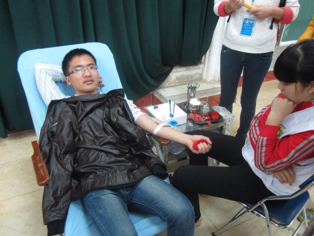 Hơn 8.400 đơn vị máu trong Chủ Nhật Đỏ ảnh 1