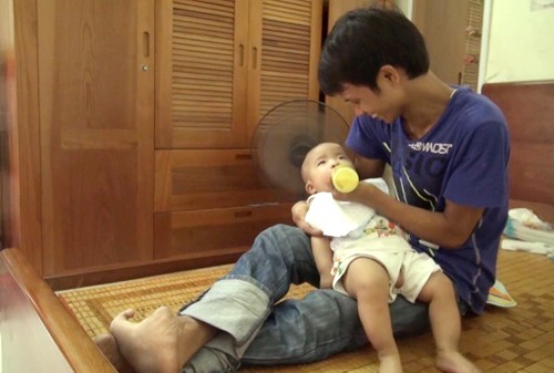Chuyện tình cổ tích của đôi uyên ương khuyết tật ảnh 1