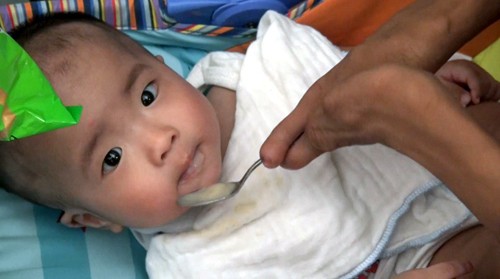 Chuyện tình cổ tích của đôi uyên ương khuyết tật ảnh 2